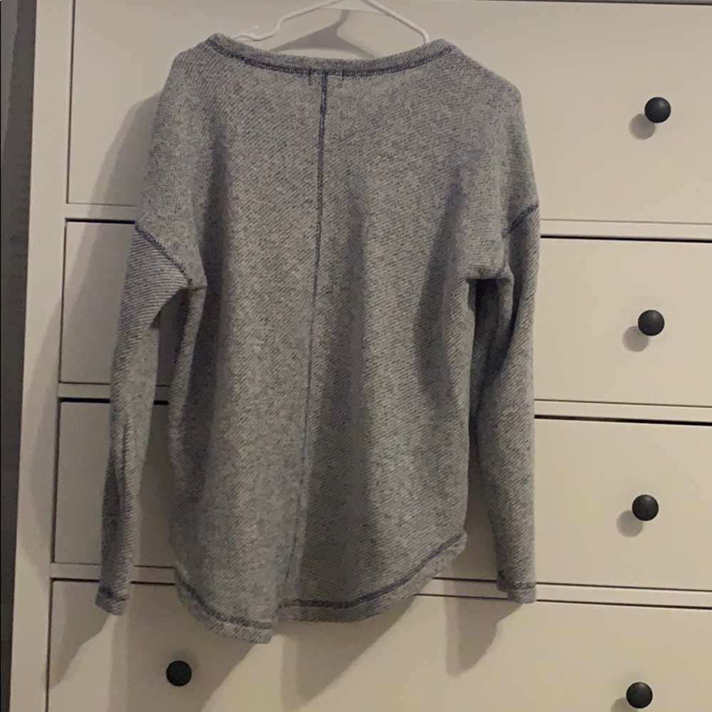 Cozy Old Navy Sweater - Picture 4 of 4